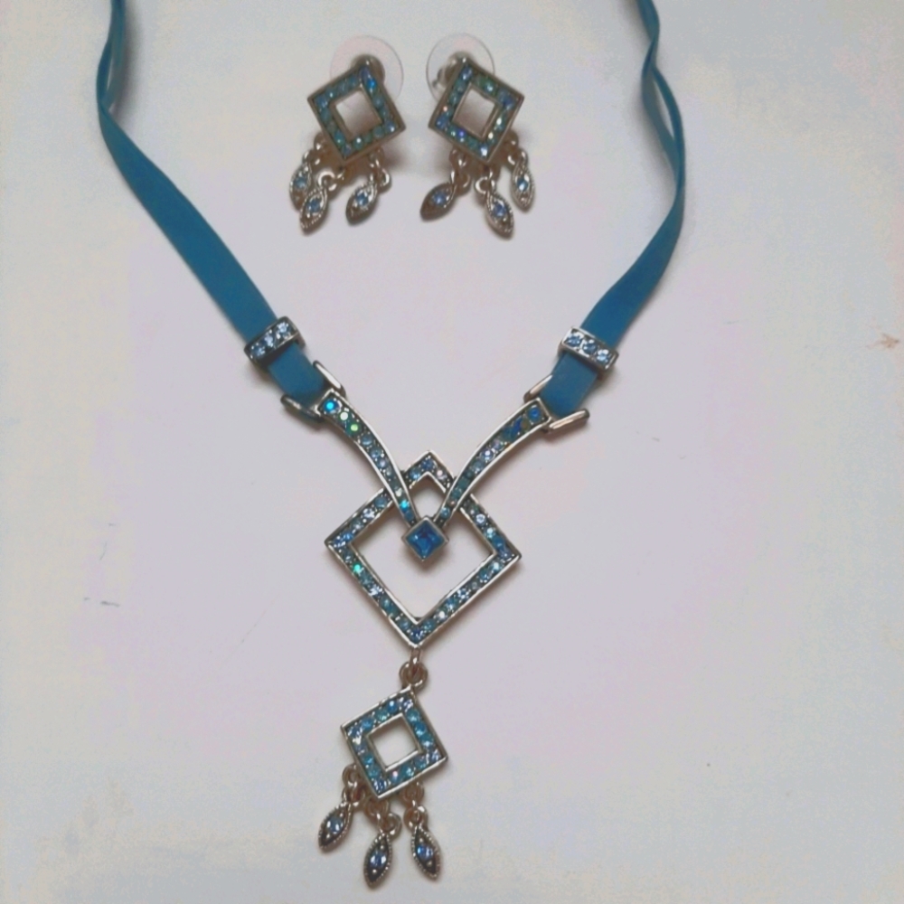 💚 FINAL SALE 💚 3 for $25  NEW Colored Rhinestone Jewelry Set